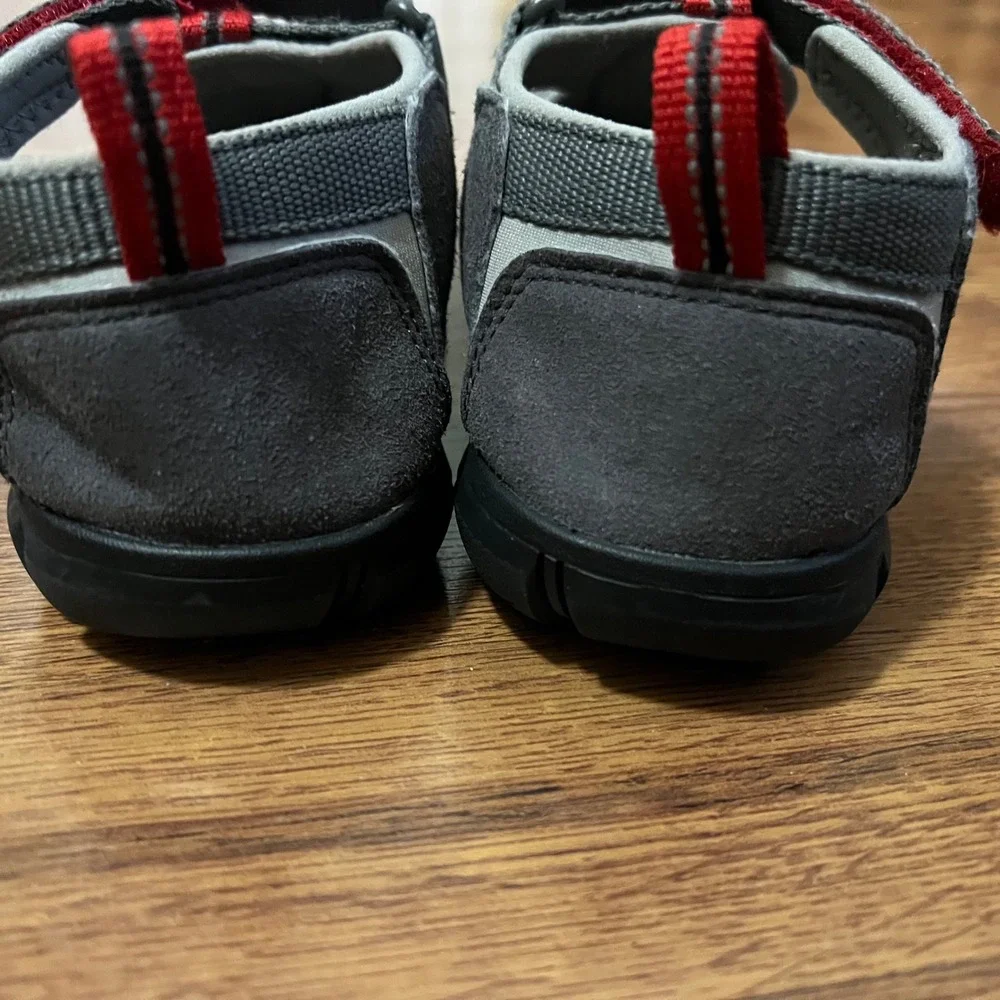 KEEN size 4‎ Kids Water Sandals Newport H2 Grey Red Washable Sport